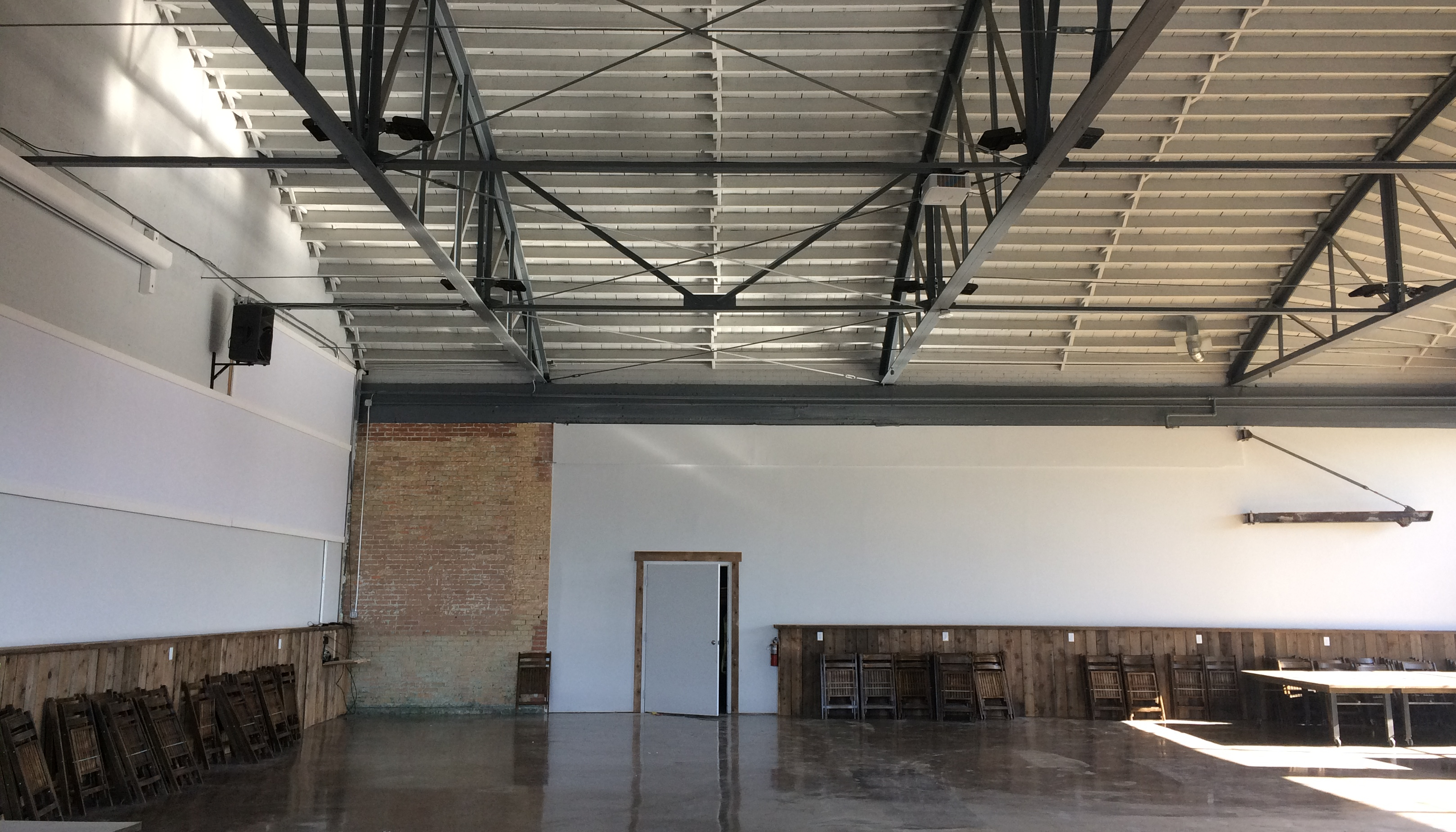  Brach Design Architecture - Bright Building
